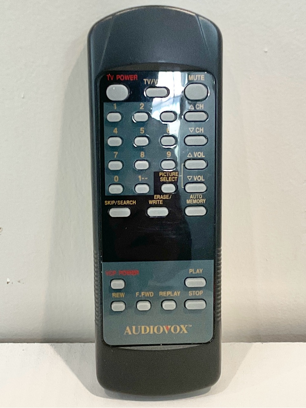 Original Audiovox 1361612 remote control for TV/DVD or VCR combo units systems
